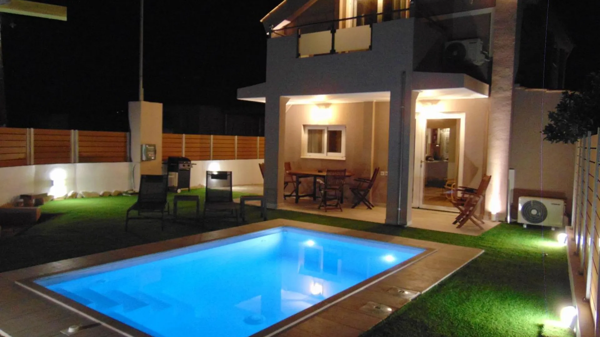 Dianthos Villa Песада 0*,